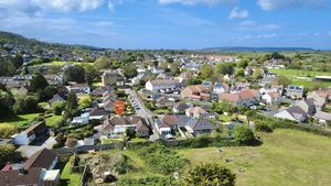 Situation- click for photo gallery